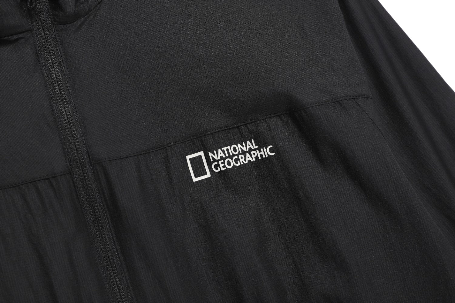 LIGHT PACK HOODED FULL ZIP UP WINDBREAKER BLACK