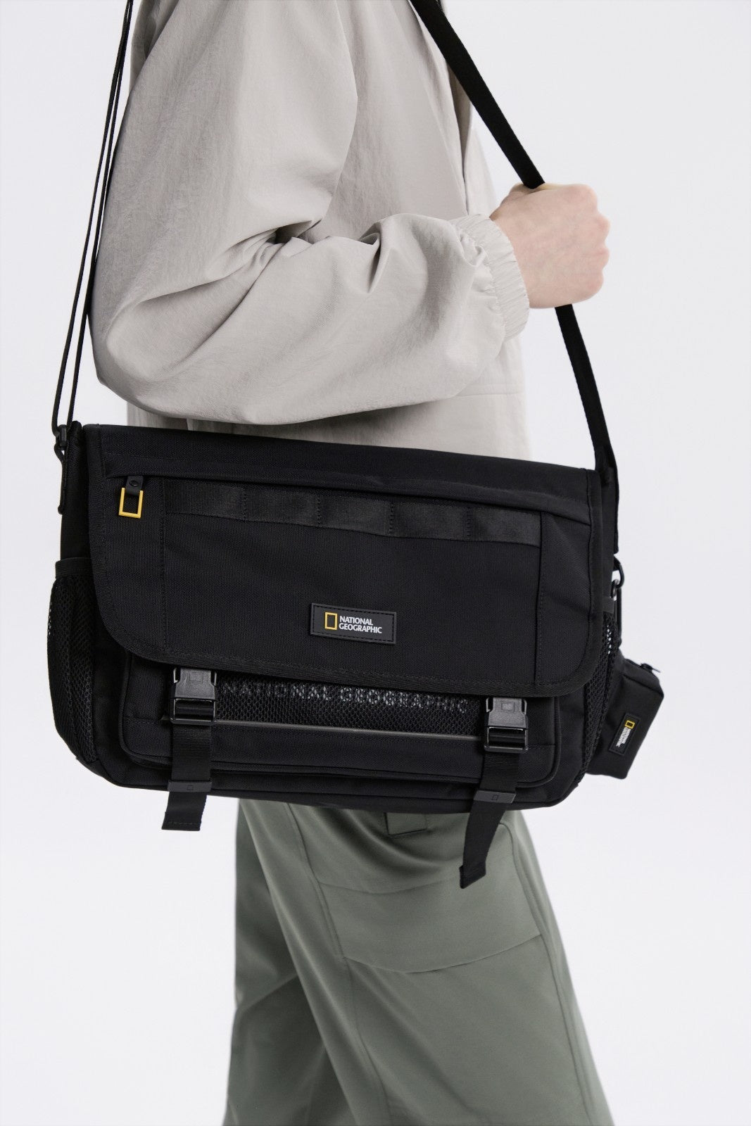 DAZE MESSENGER BAG 13" BLACK