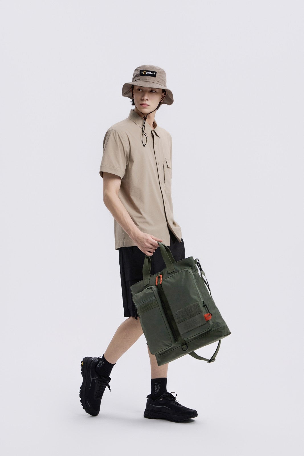 CREST HELMET BACK KHAKI