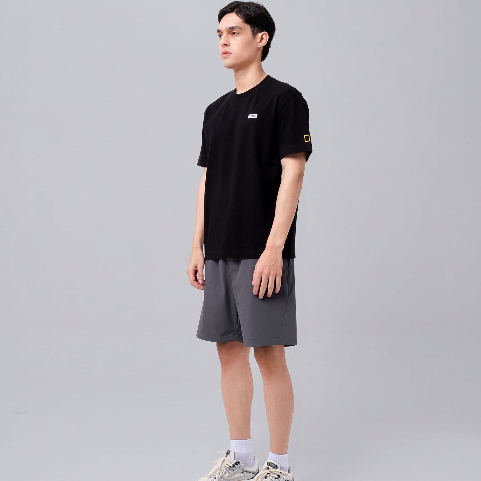 INDONESIA NIAS JUMP T-SHIRT (SEMI OVER FIT) BLACK