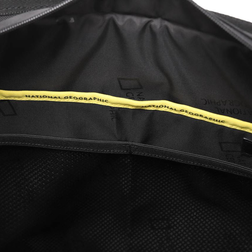 PACHI MESSENGER BAG 16" BLACK