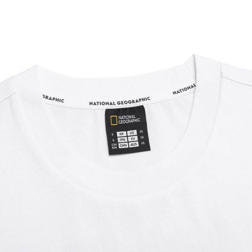 UNISEX TREASURE SIGNPOST SEMI-OVER FIT GRAPHIC H/TEE WHITE