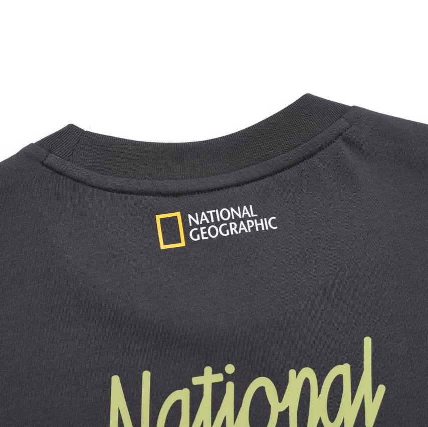 REGEN ASKIN TRAVEL2 GRAPHIC SEMI OVER FIT SHORT SLEEVE T-SHIRT D/GREY