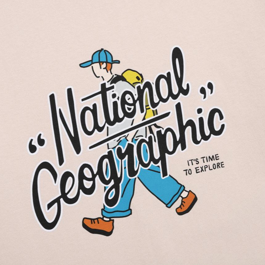 UNISEX TREASURE WALKER SEMI-OVER FIT GRAPHIC H/TEE L/BEIGE