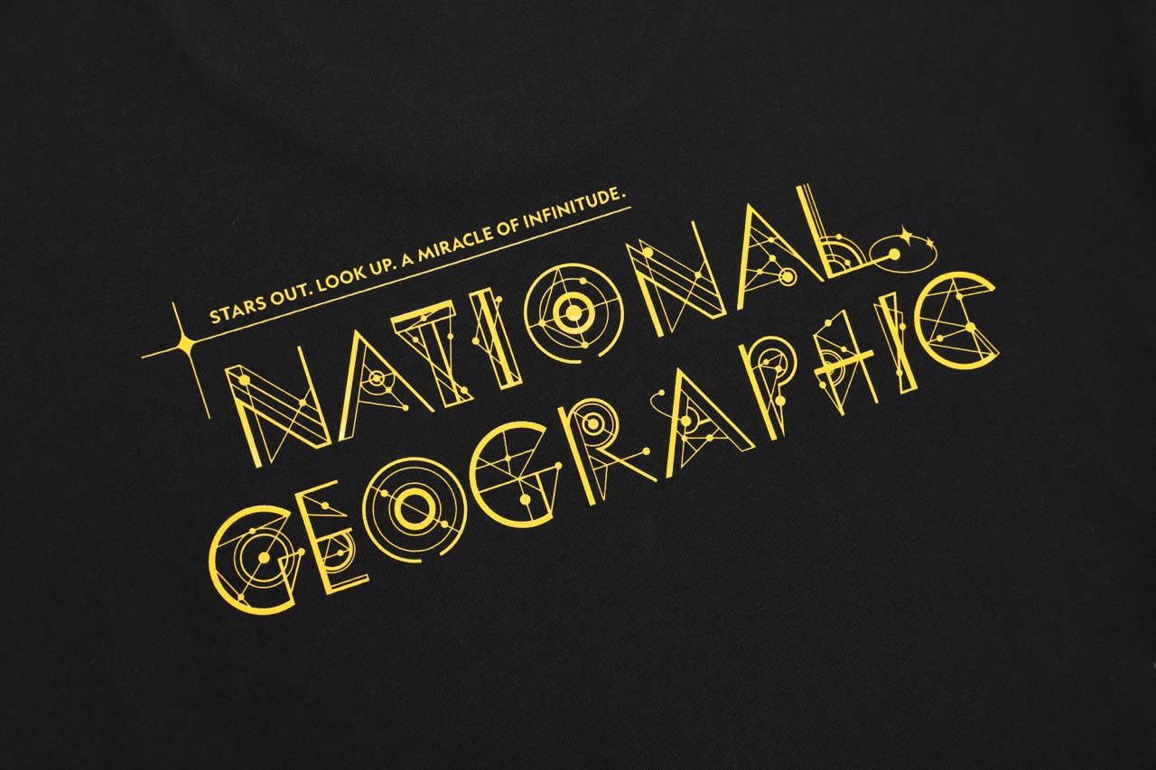 REGEN CONSTELLATION GRAPHIC SEMI-OVER FIT SHORT SLEEVE T-SHIRT CARBON BLACK