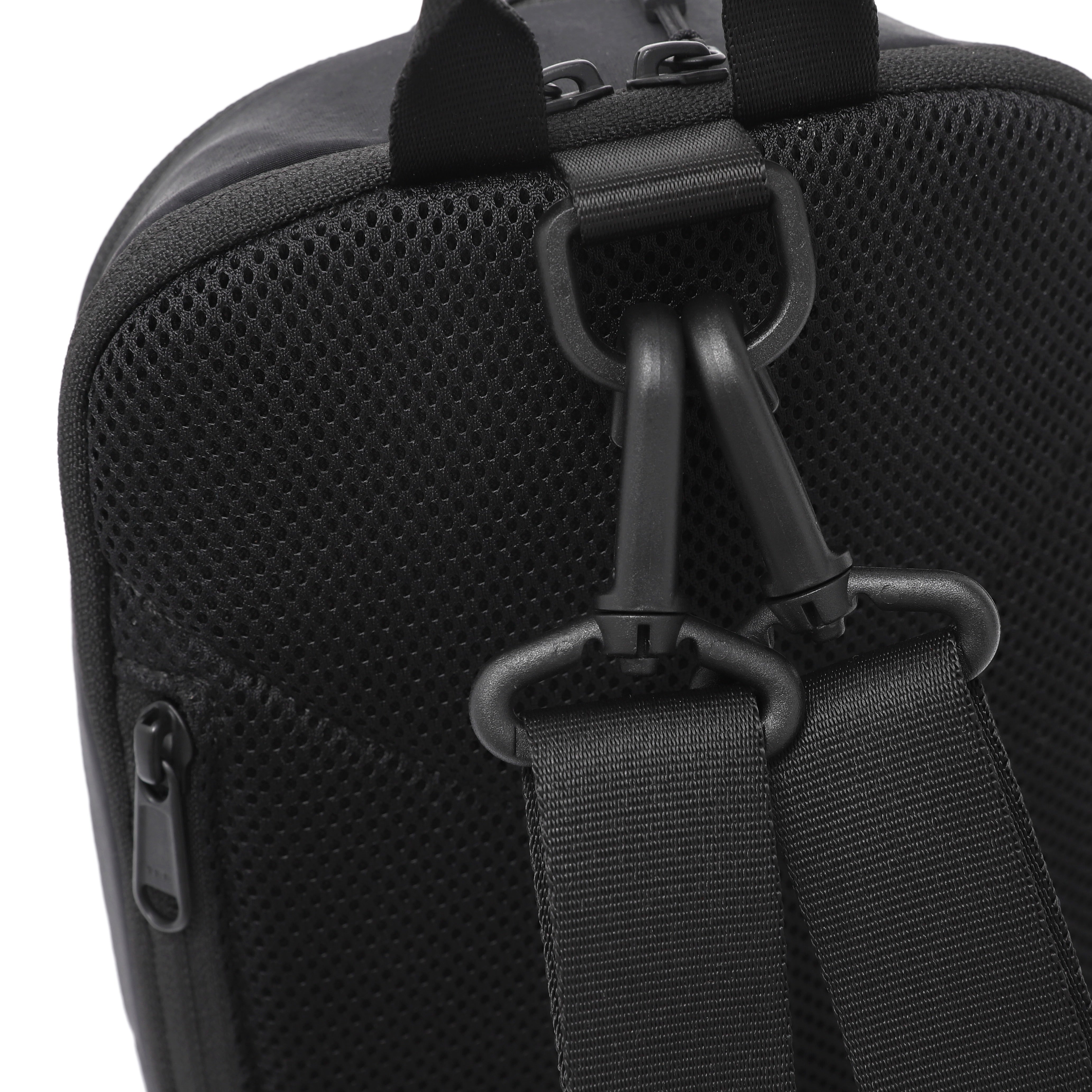 DAILY SLINGBAG BLACK