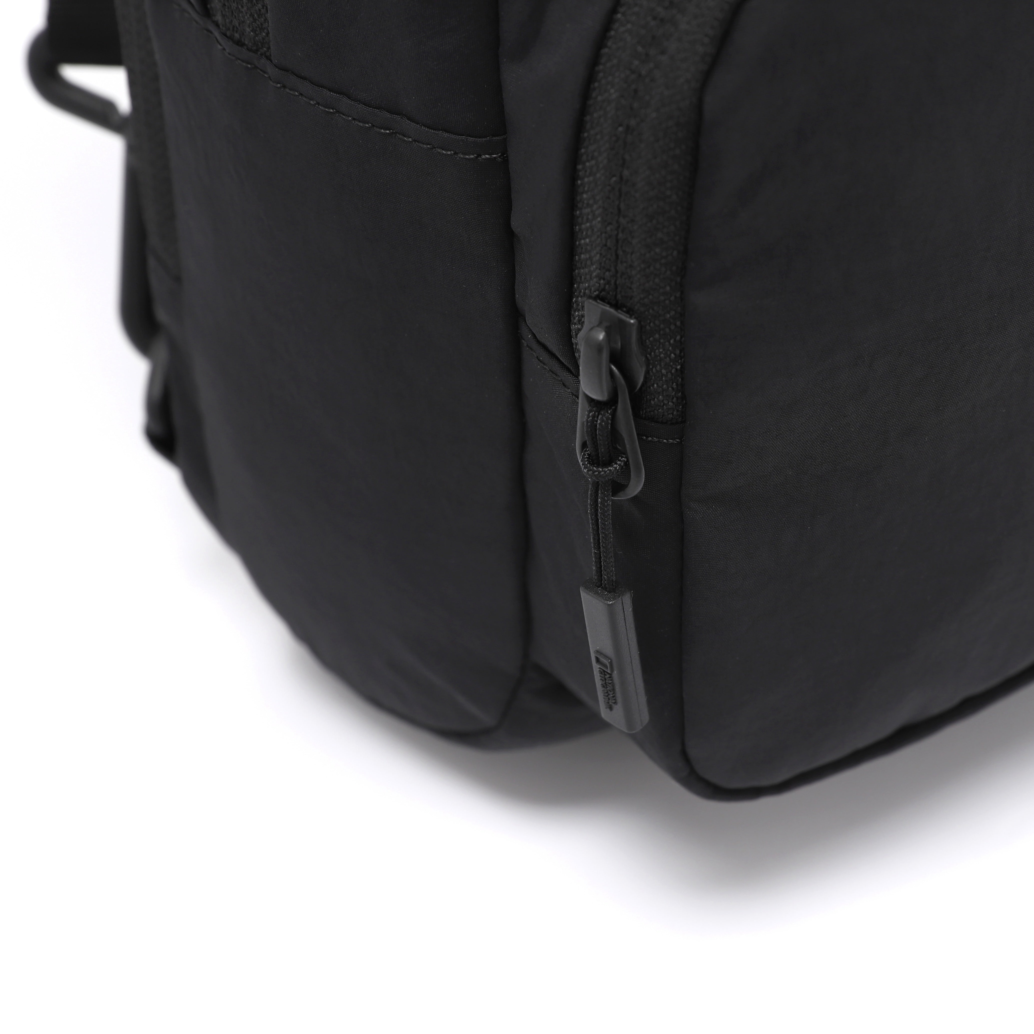 DAILY SLINGBAG BLACK