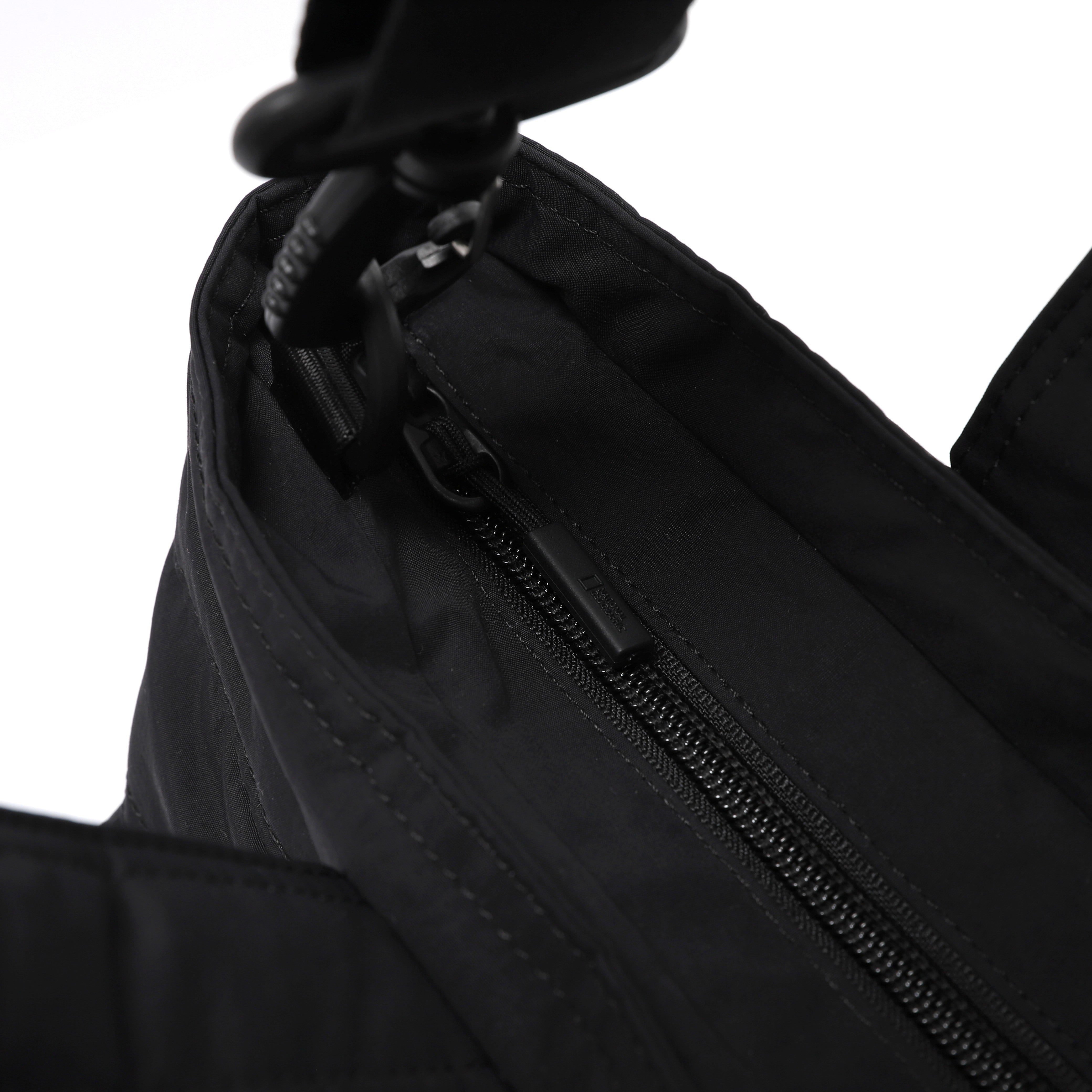LIGHT WIDE TOTE BAG BLACK
