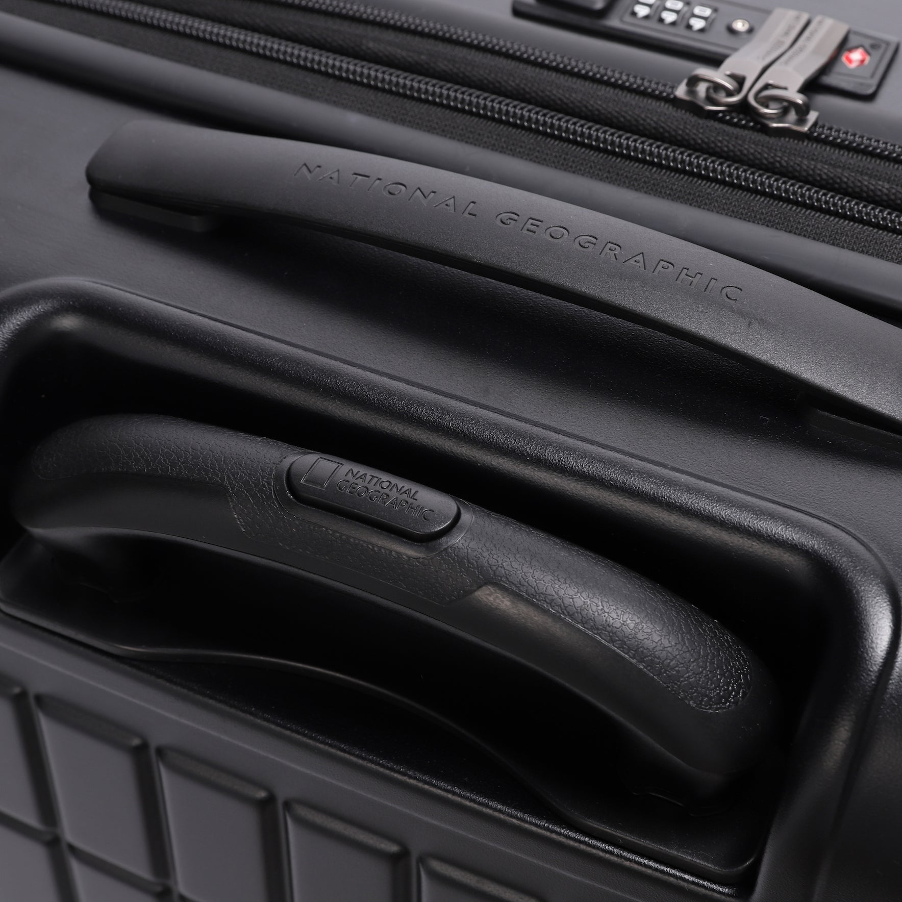 ARCH LUGGAGE 26 BLACK