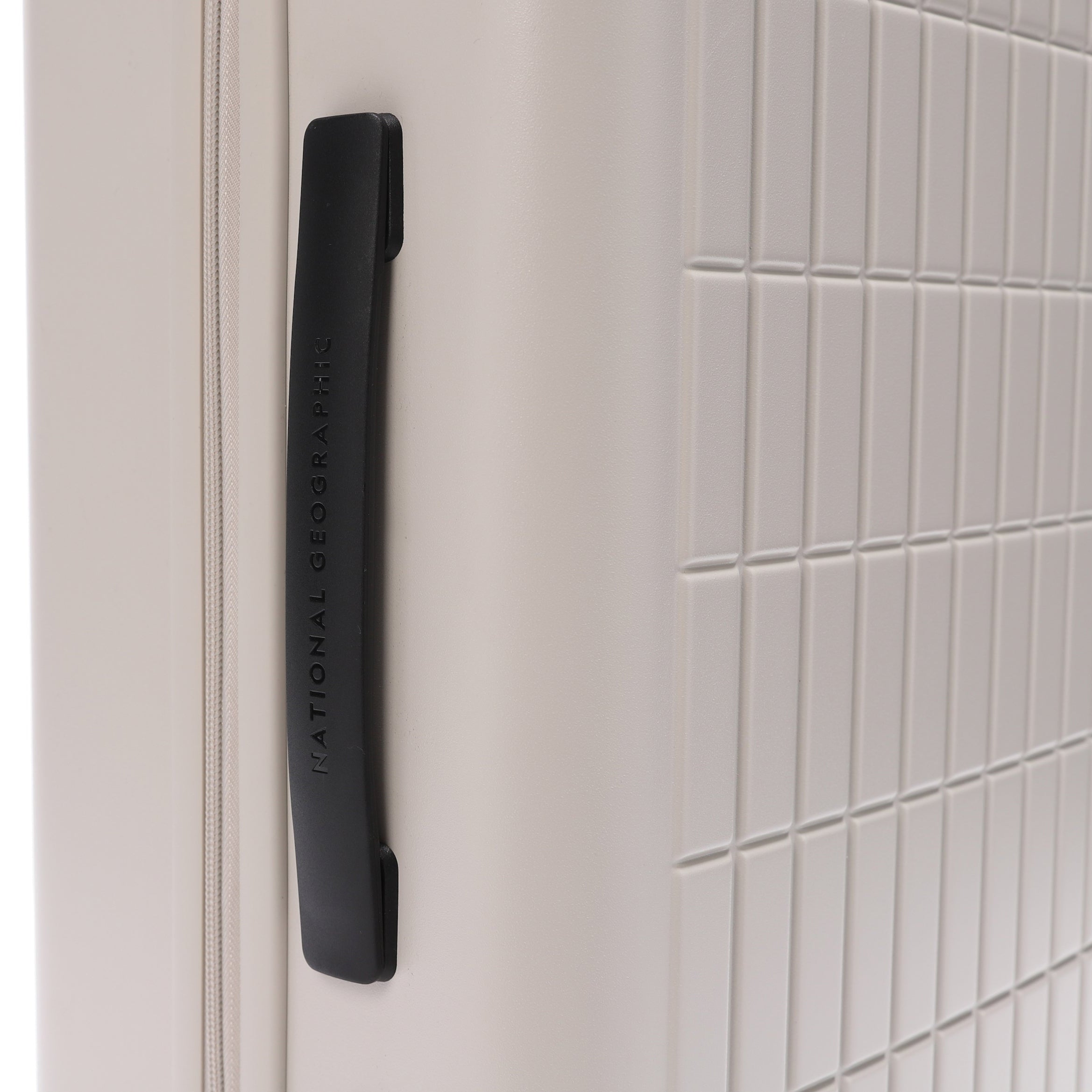 ARCH LUGGAGE 20 IVORY