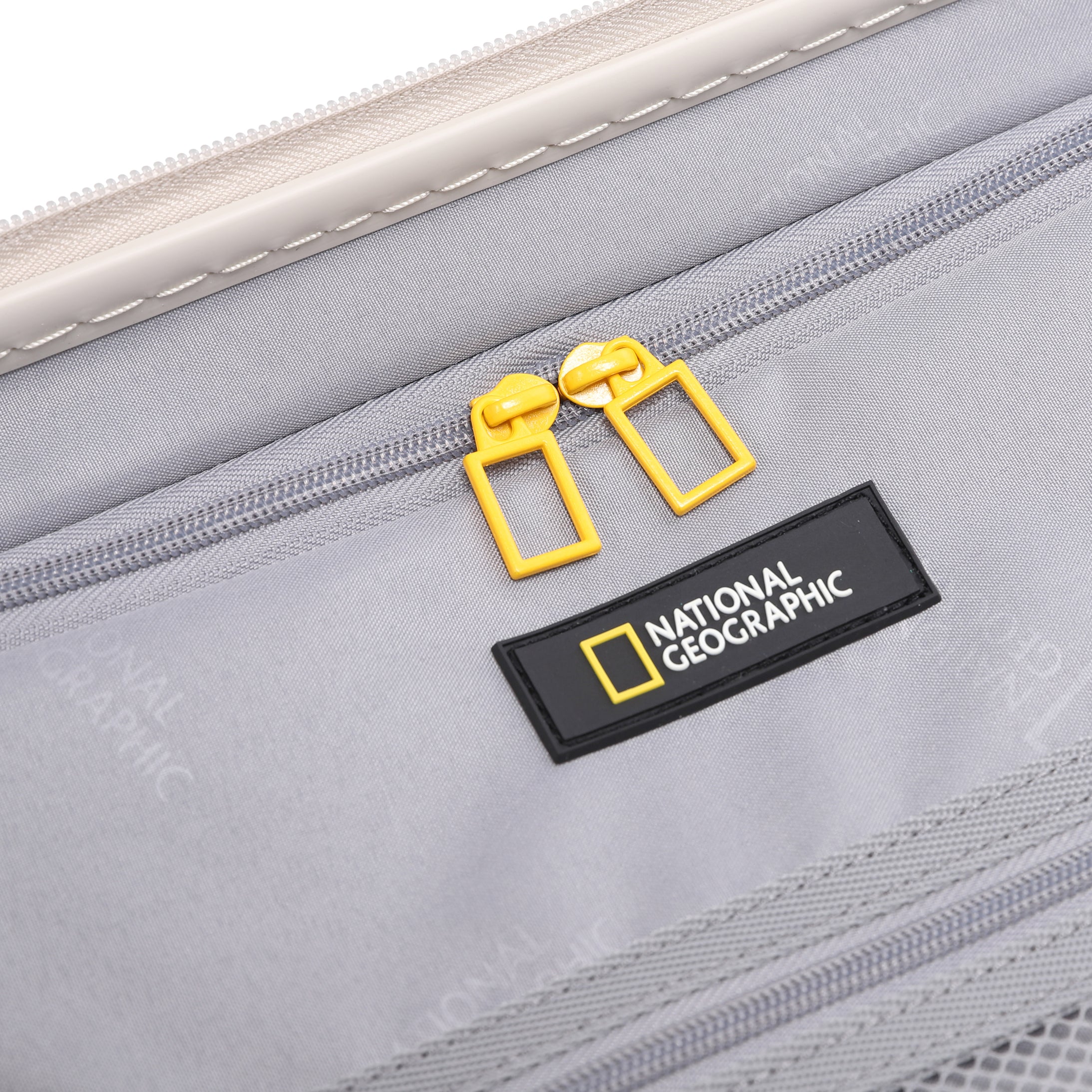 ARCH LUGGAGE 20 IVORY