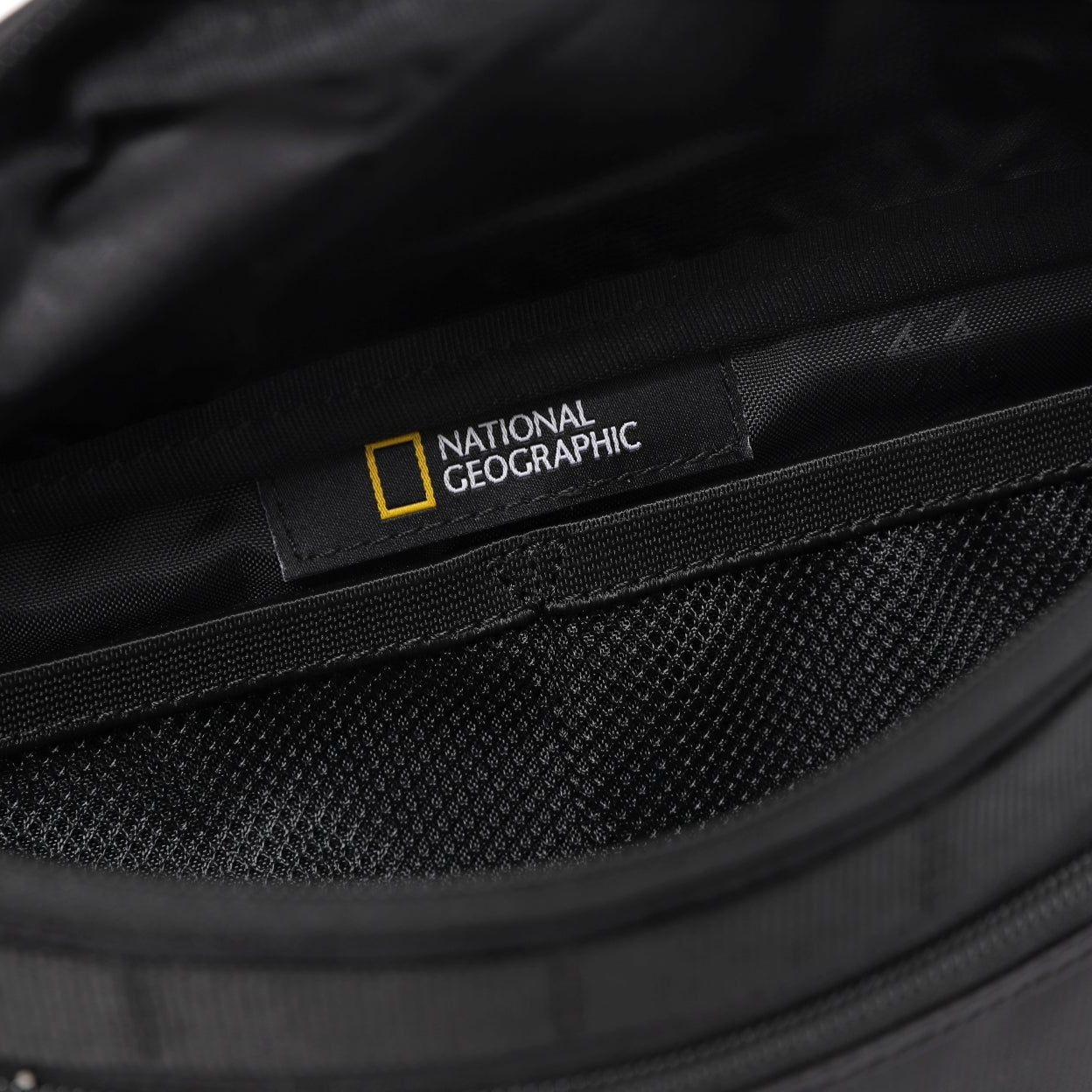 NATURE MINI HIP SACK BLACK