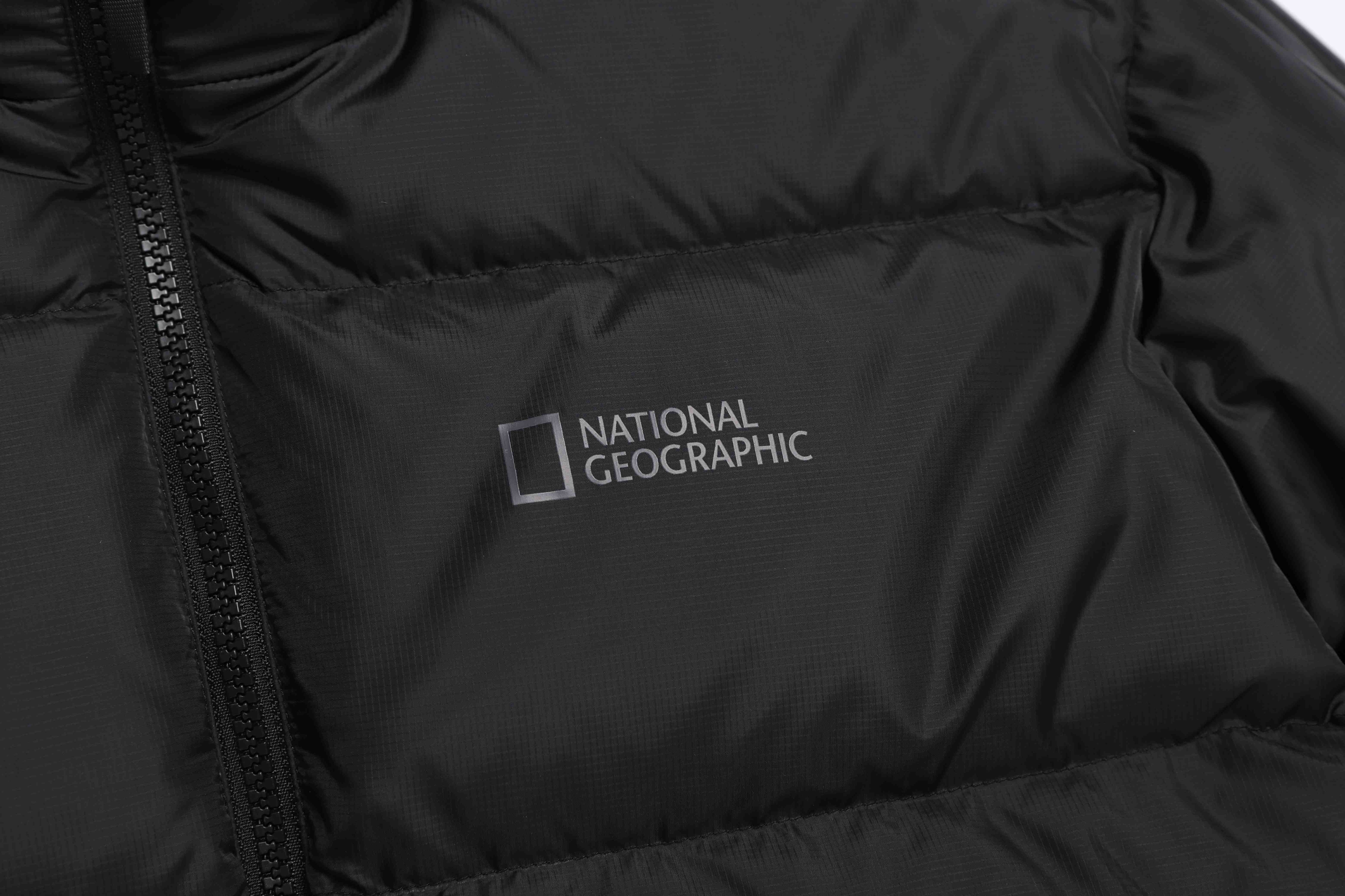 EIRA SHORT LENGTH HIGH NECK GOOSE DOWN JUMPER HITAM