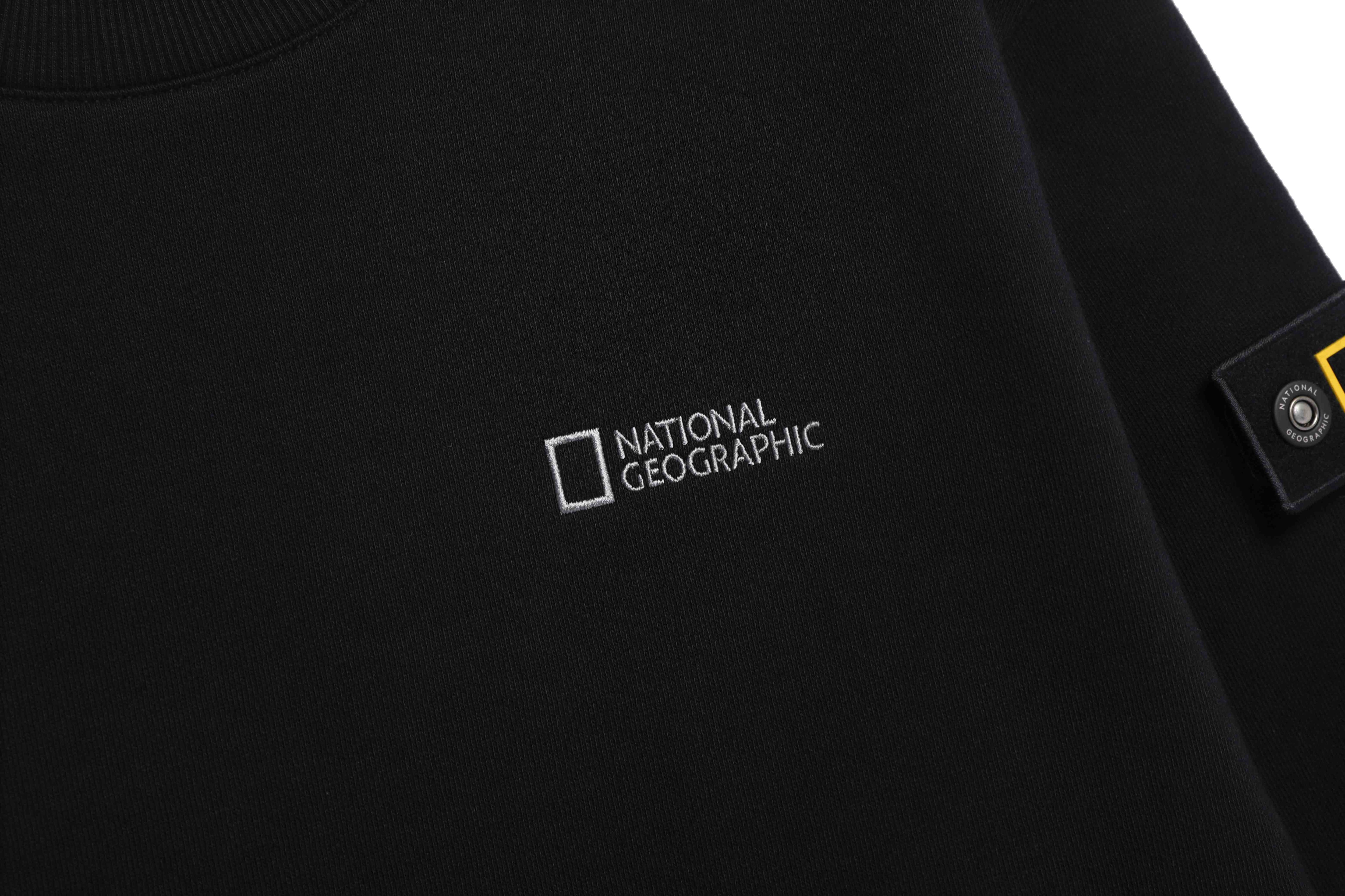 PLICATA SMALL LOGO SWEATSHIRT HITAM