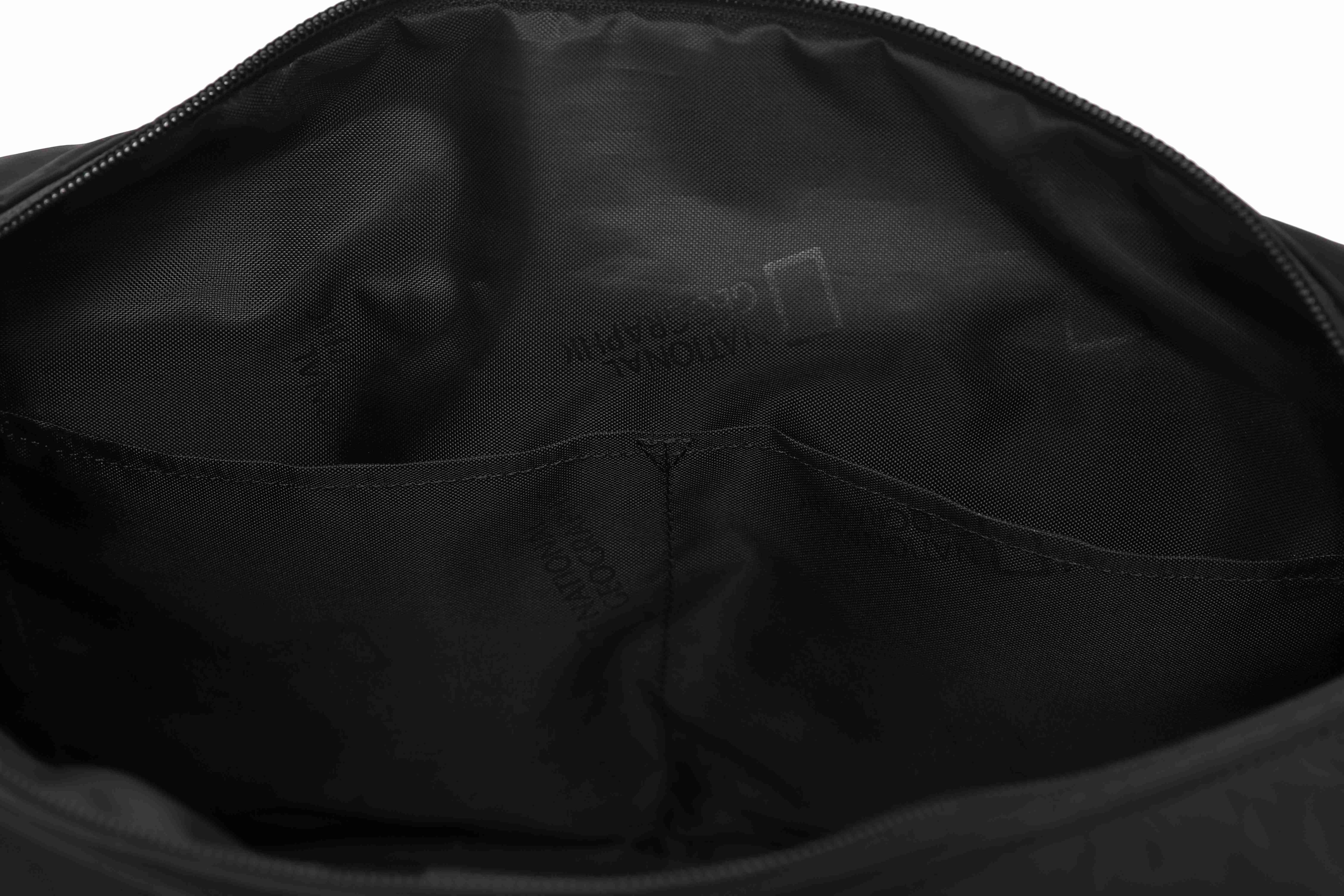 PADDED CROSS BAG D/GREY