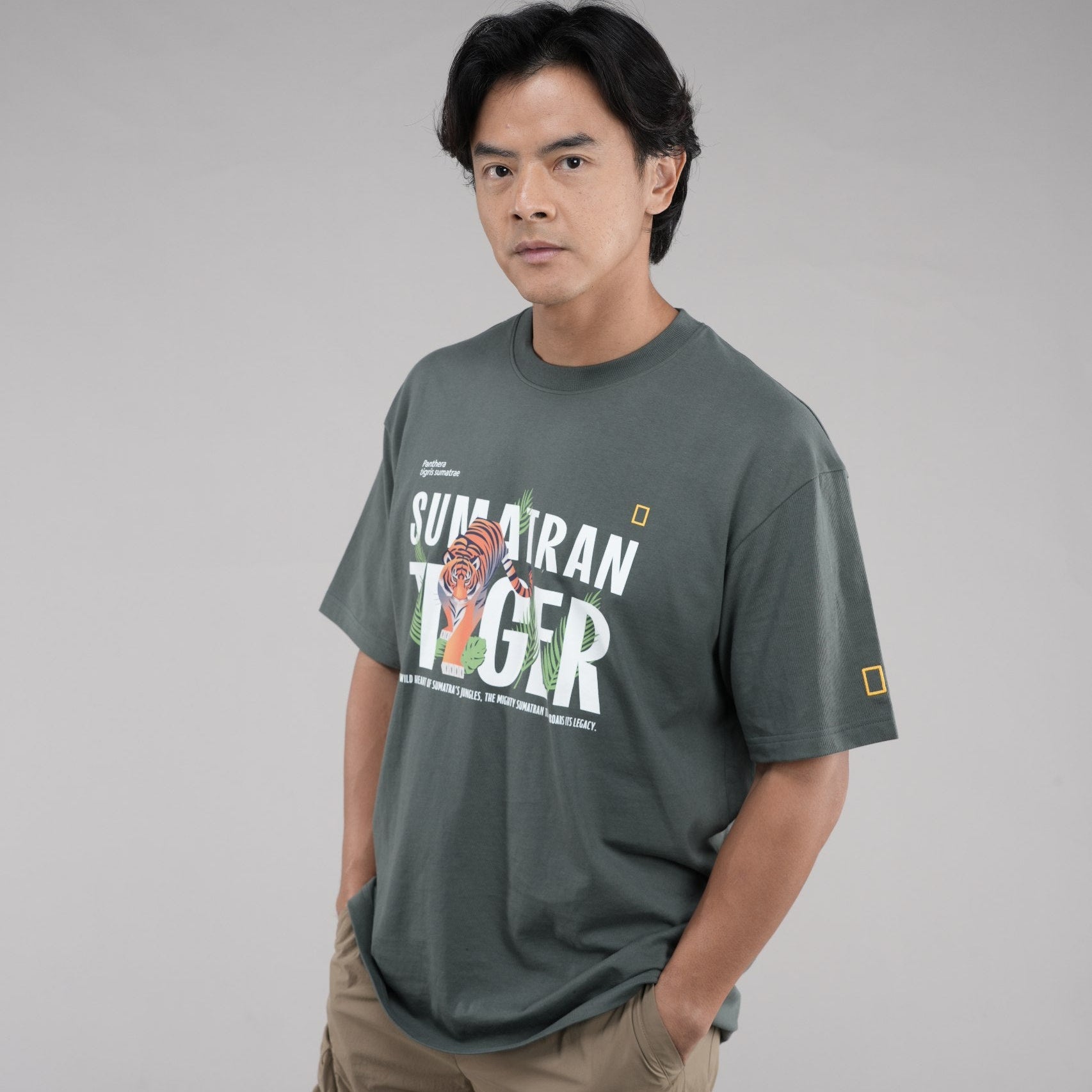 INDONESIA TIGER SHORT SLEEVE T-SHIRT (SEMI OVER FIT) KHAKI