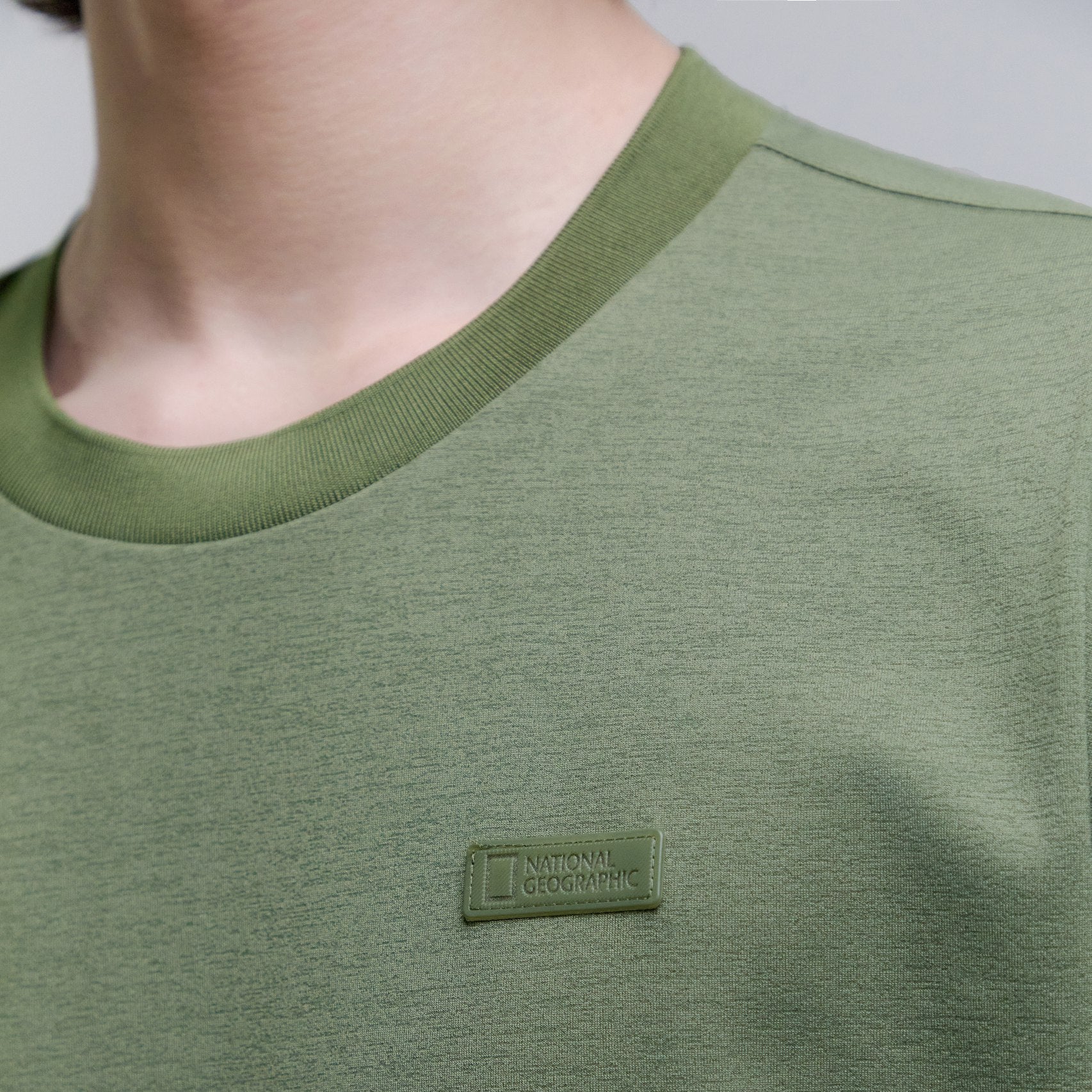 TORQUATUS SMALL LOGO GRAPHIC SHORT SLEEVE T-SHIRT OLIVE