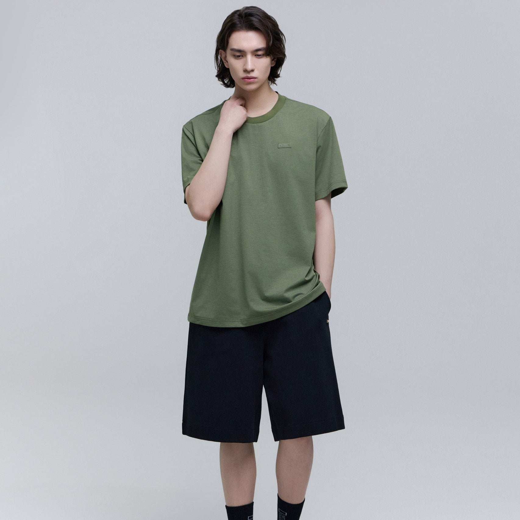 TORQUATUS SMALL LOGO GRAPHIC SHORT SLEEVE T-SHIRT OLIVE