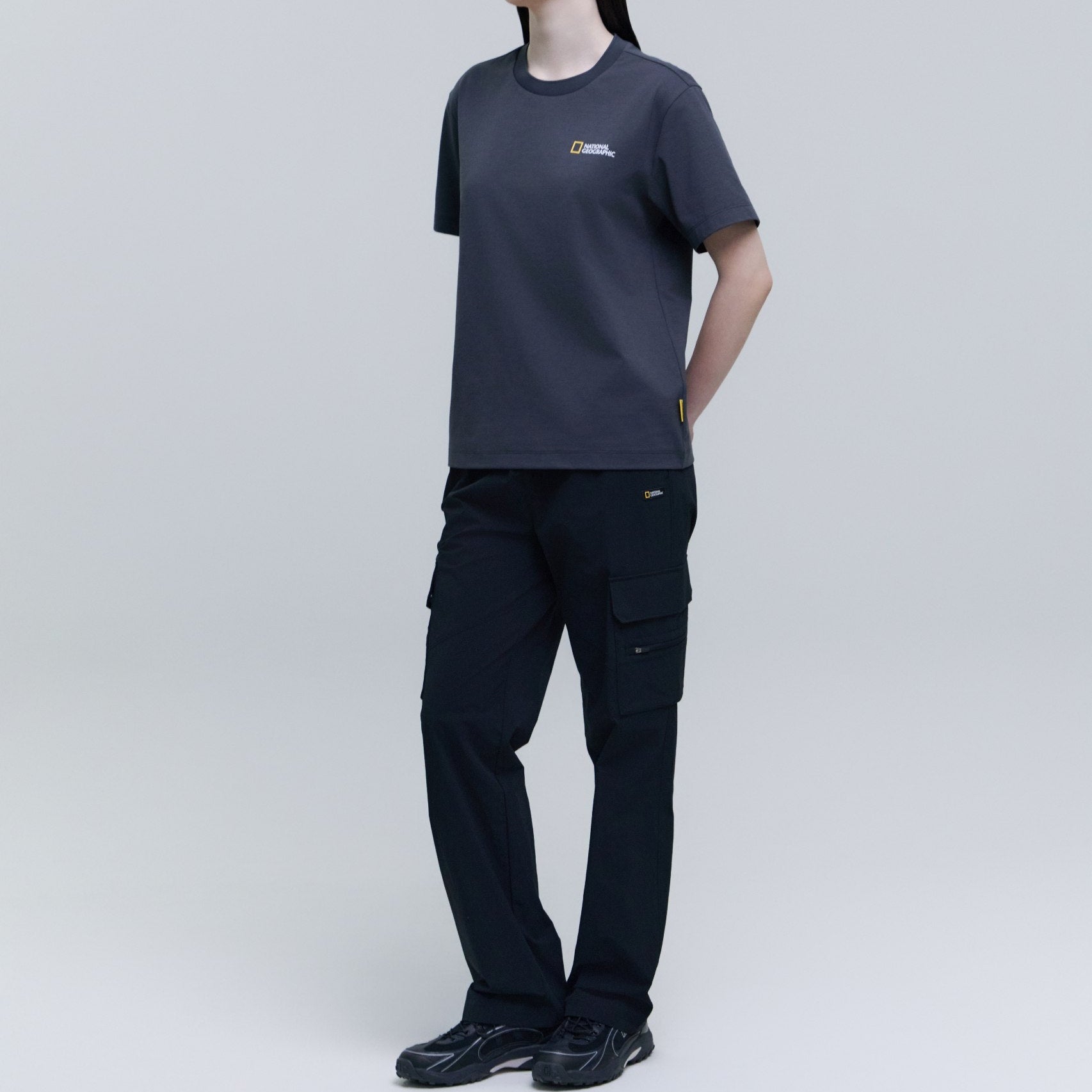 WOMEN ADELIE LIGHT WOVEN STRETCH STRAIGHT PANTS CARBON BLACK
