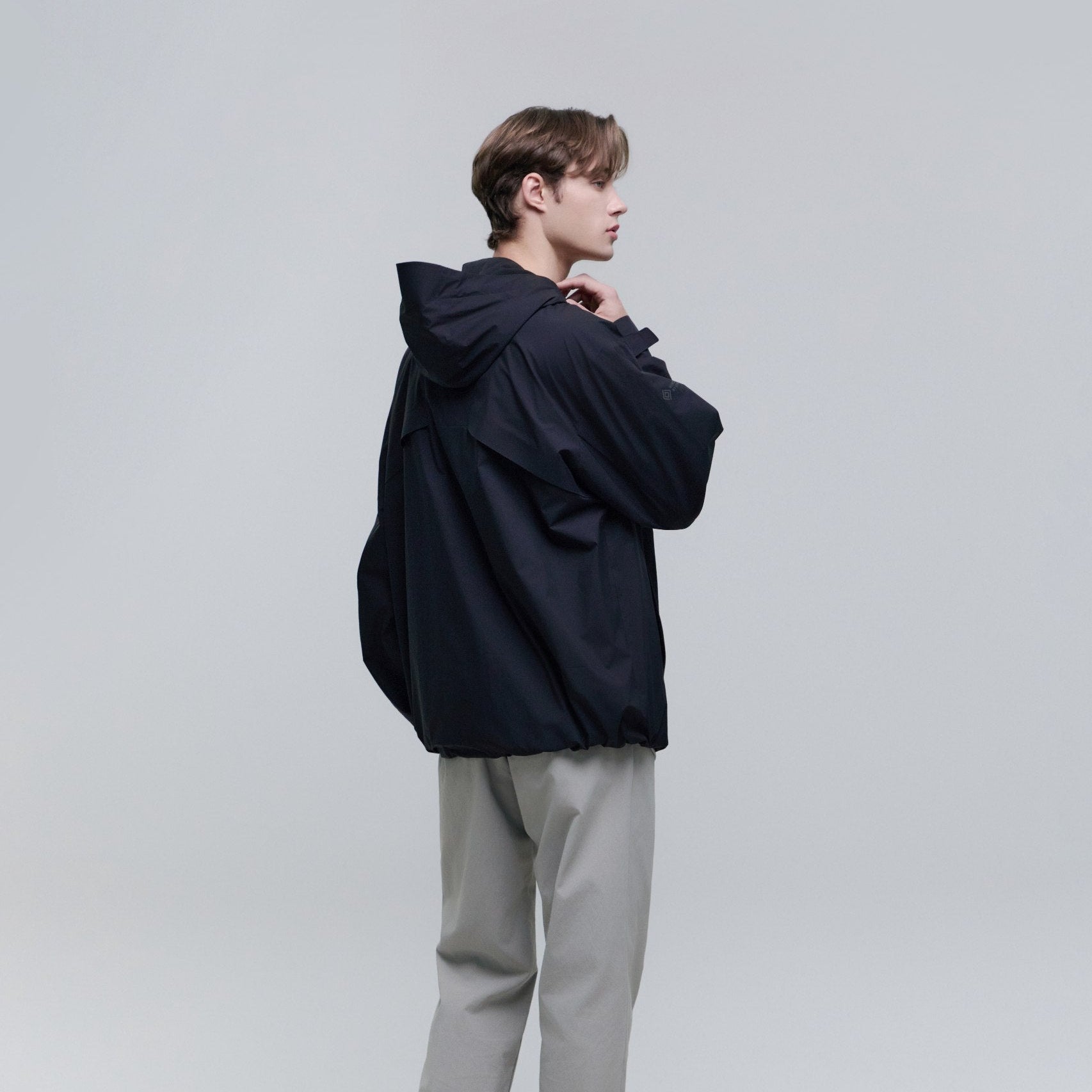 ATLAS WINDSTOPPER BY GORE-TEX LABS 2L JACKET CARBON BLACK