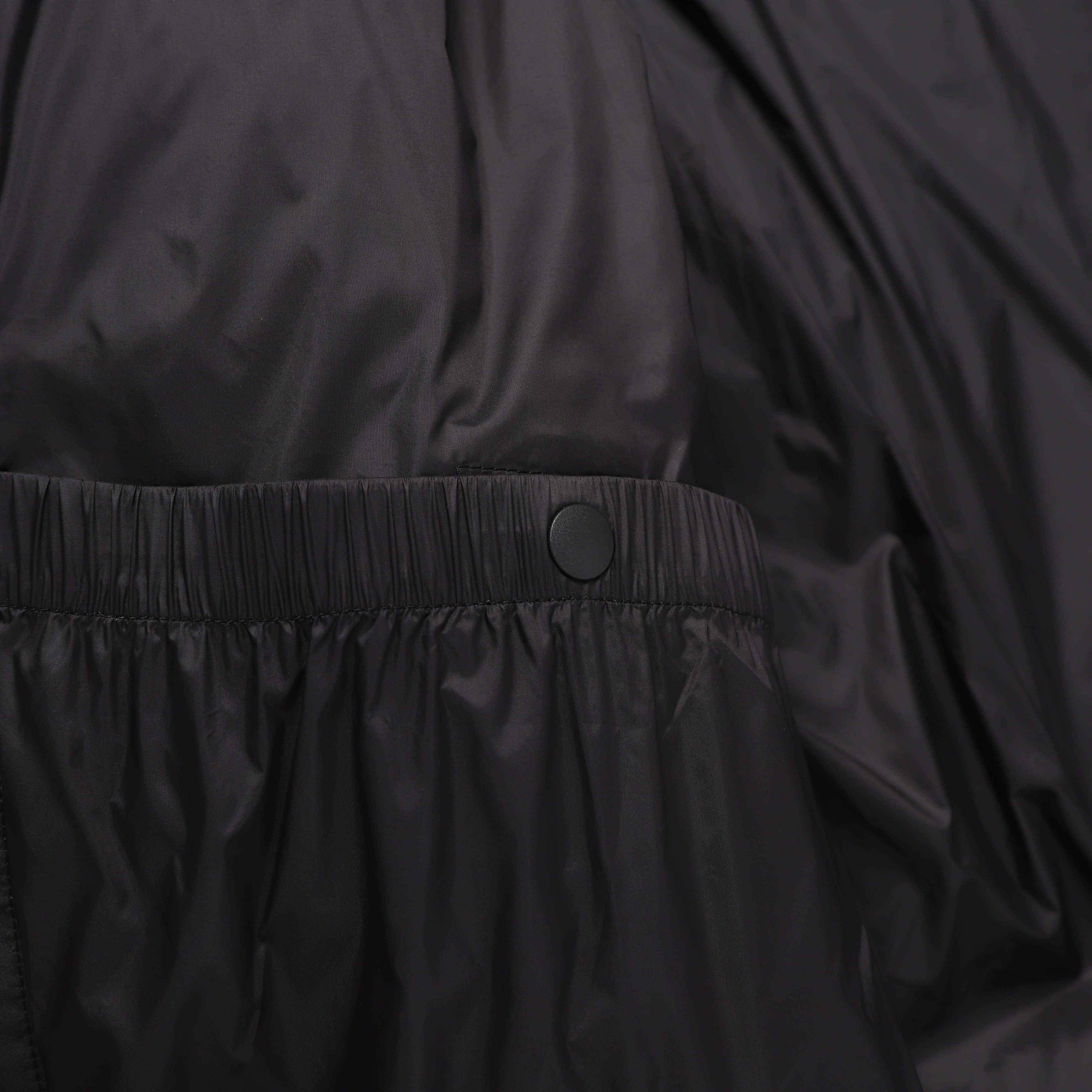 ATLAS WINDSTOPPER BY GORE-TEX LABS SHORT GOOSE DOWN BLACK