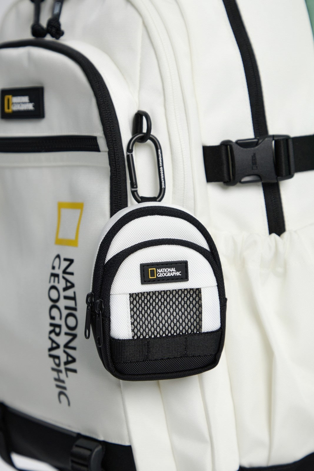 MESH BACKPACK POUCH WHITE