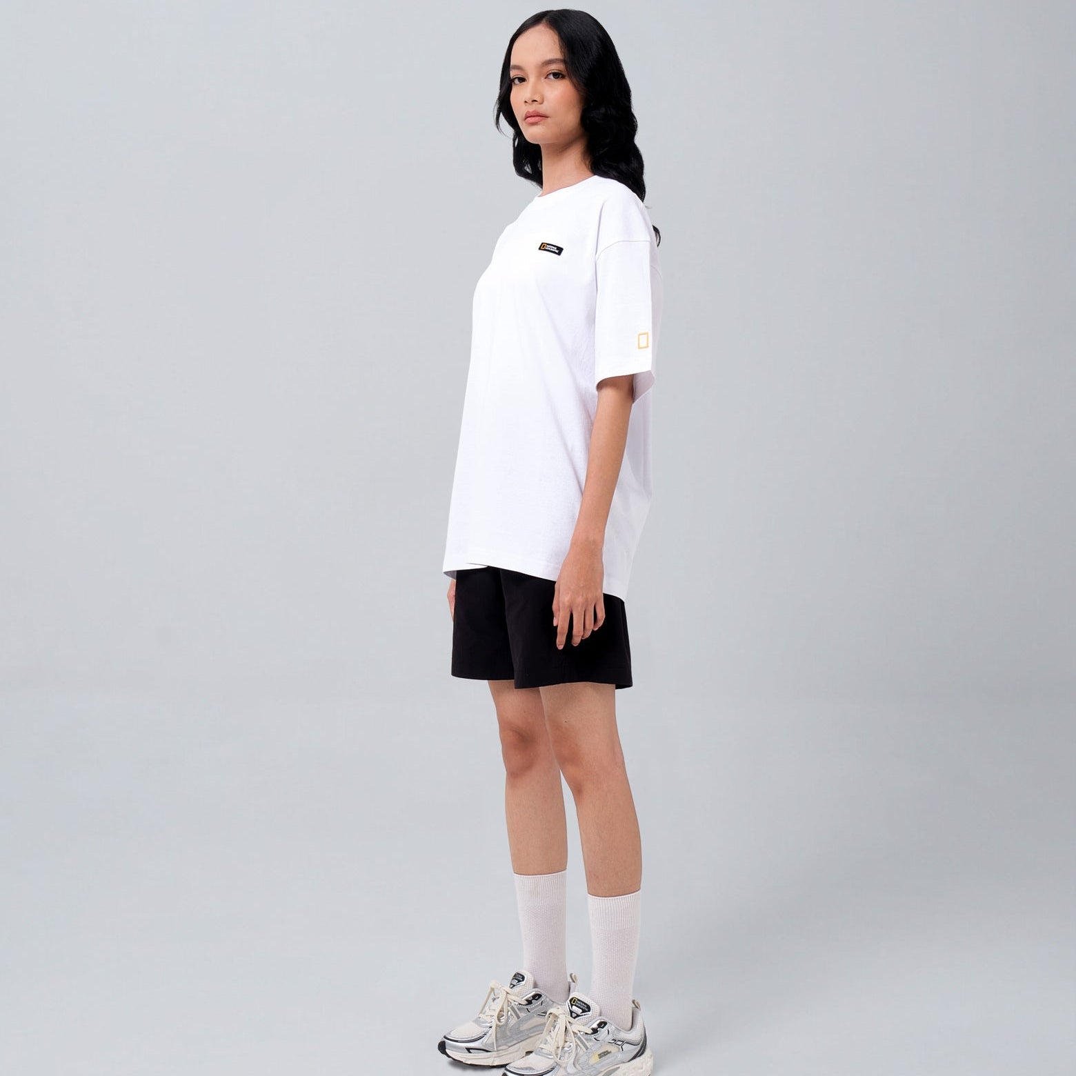 INDONESIA PASOLA T-SHIRT (SEMI OVER FIT) WHITE