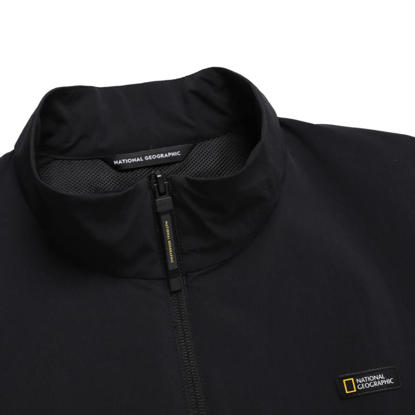 ADELIE LIGHTWEIGHT WOVEN STRETCH STANDNECK SHORT SLEEVE ANORAK CARBON BLACK