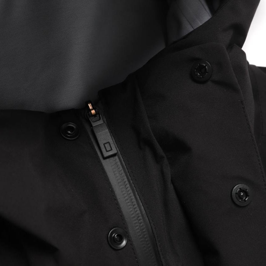 [GORE-TEX] Urban 3L Hooded Water Resistant Jacket CARBON BLACK