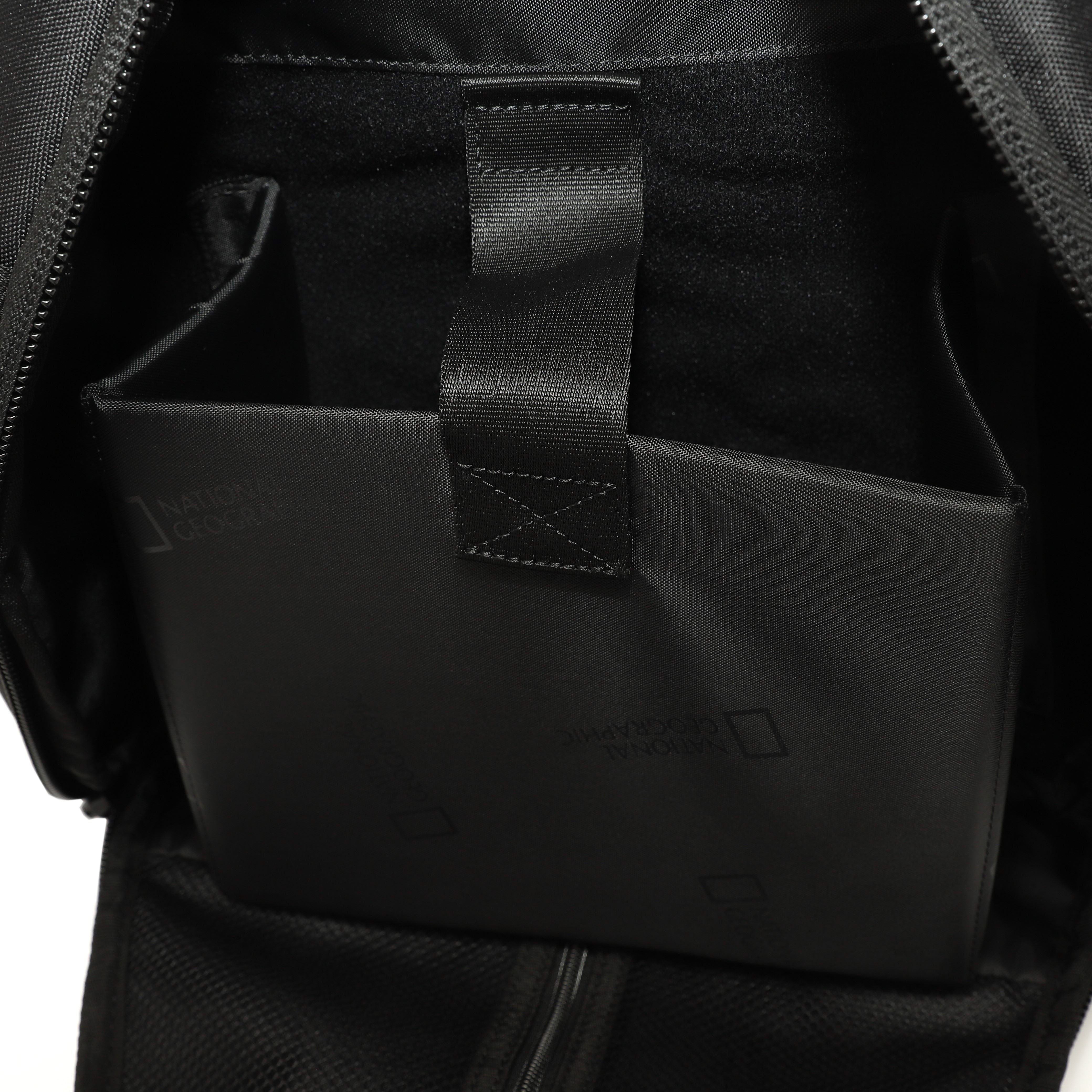 NATURE FIELD SLINGBAG BLACK