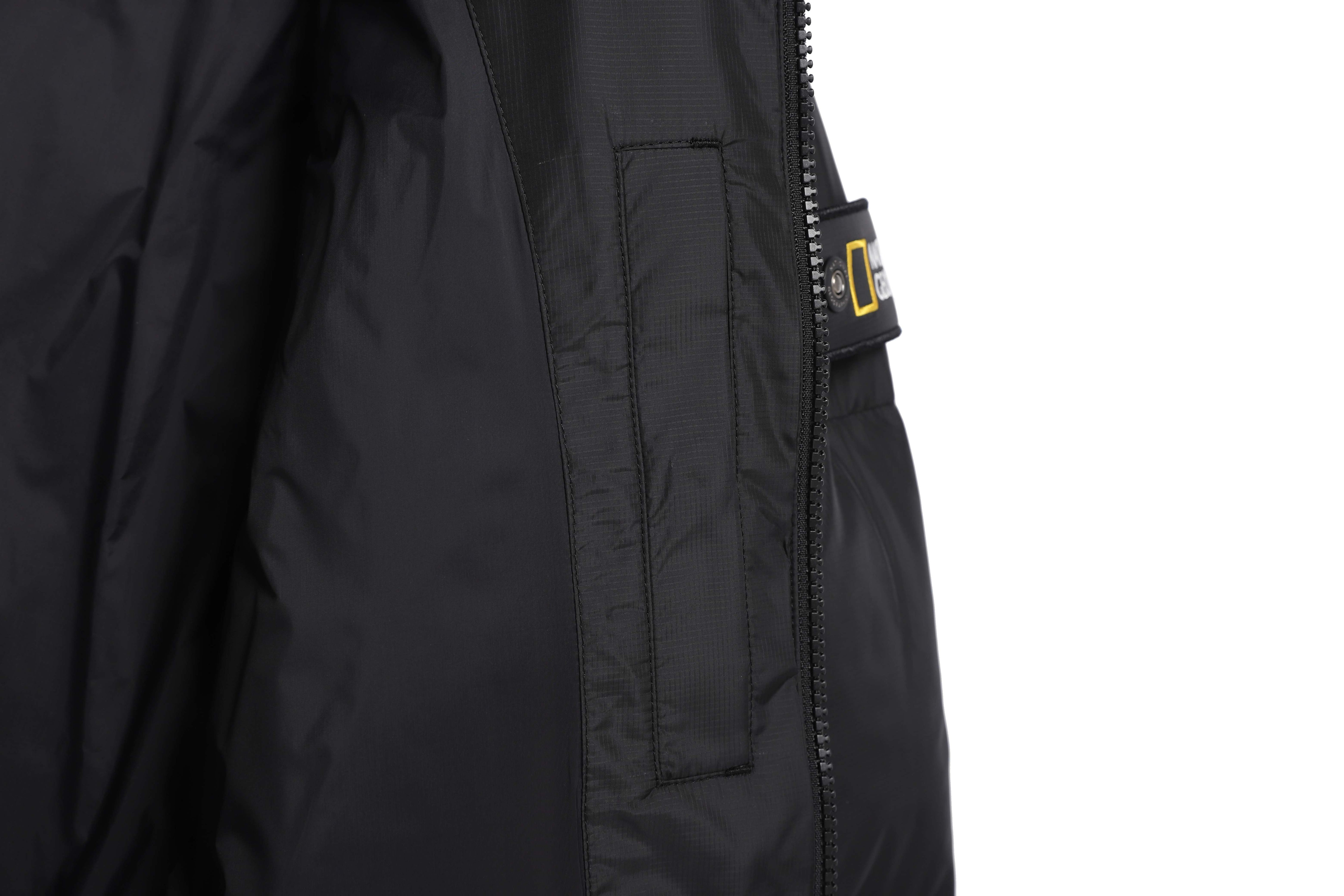 EIRA SHORT LENGTH HIGH NECK GOOSE DOWN JUMPER HITAM