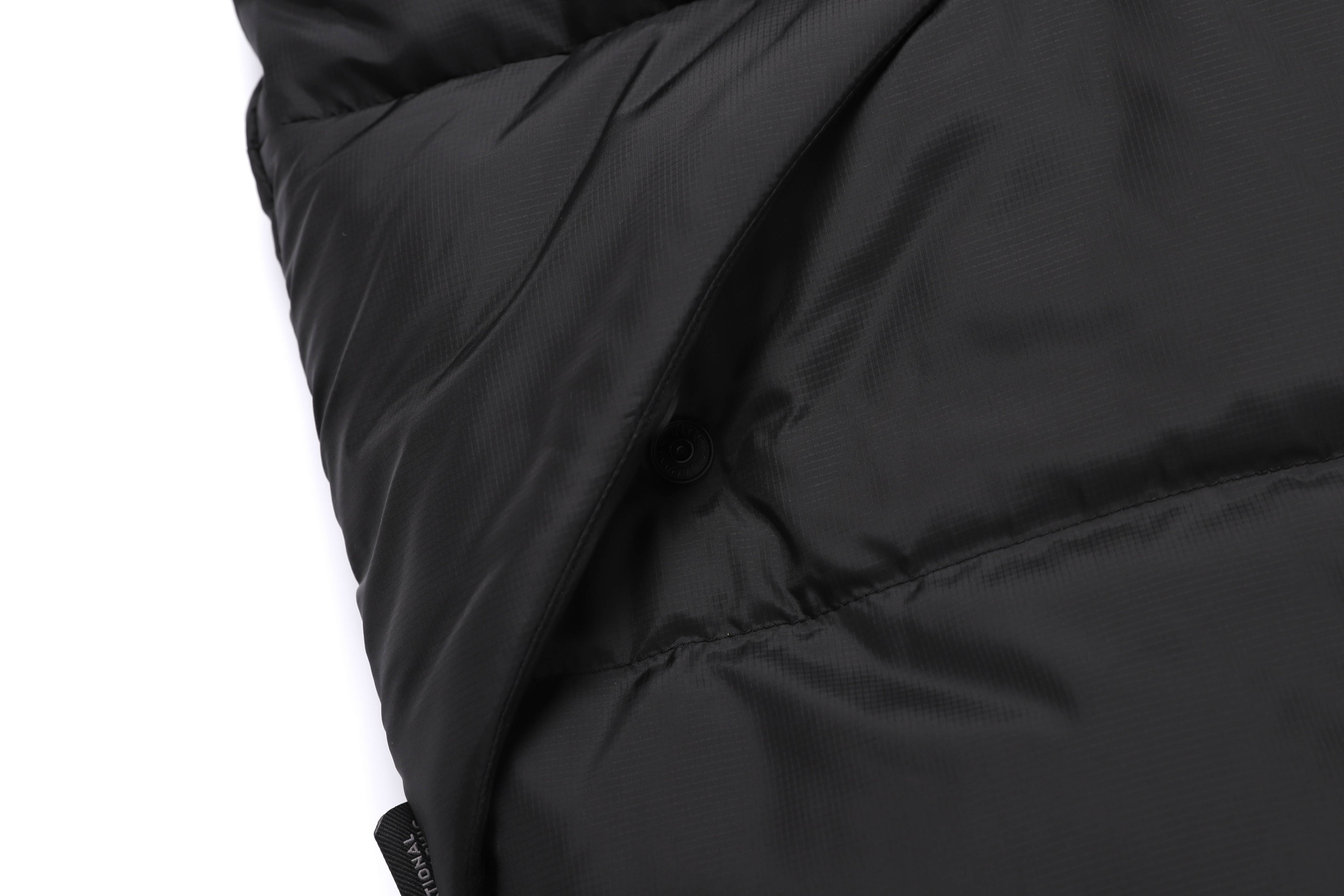 EIRA HIGH-NECK GOOSE DOWN VEST HITAM