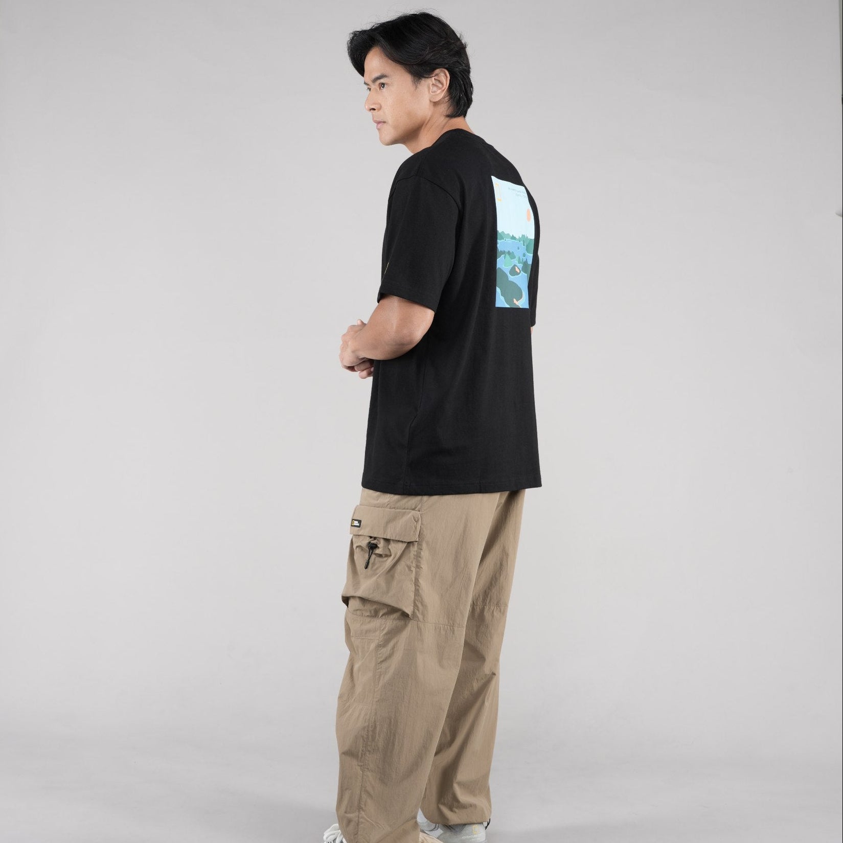 INDONESIA ISLAND GRAPHIC T-SHIRT (SEMI OVER FIT) BLACK