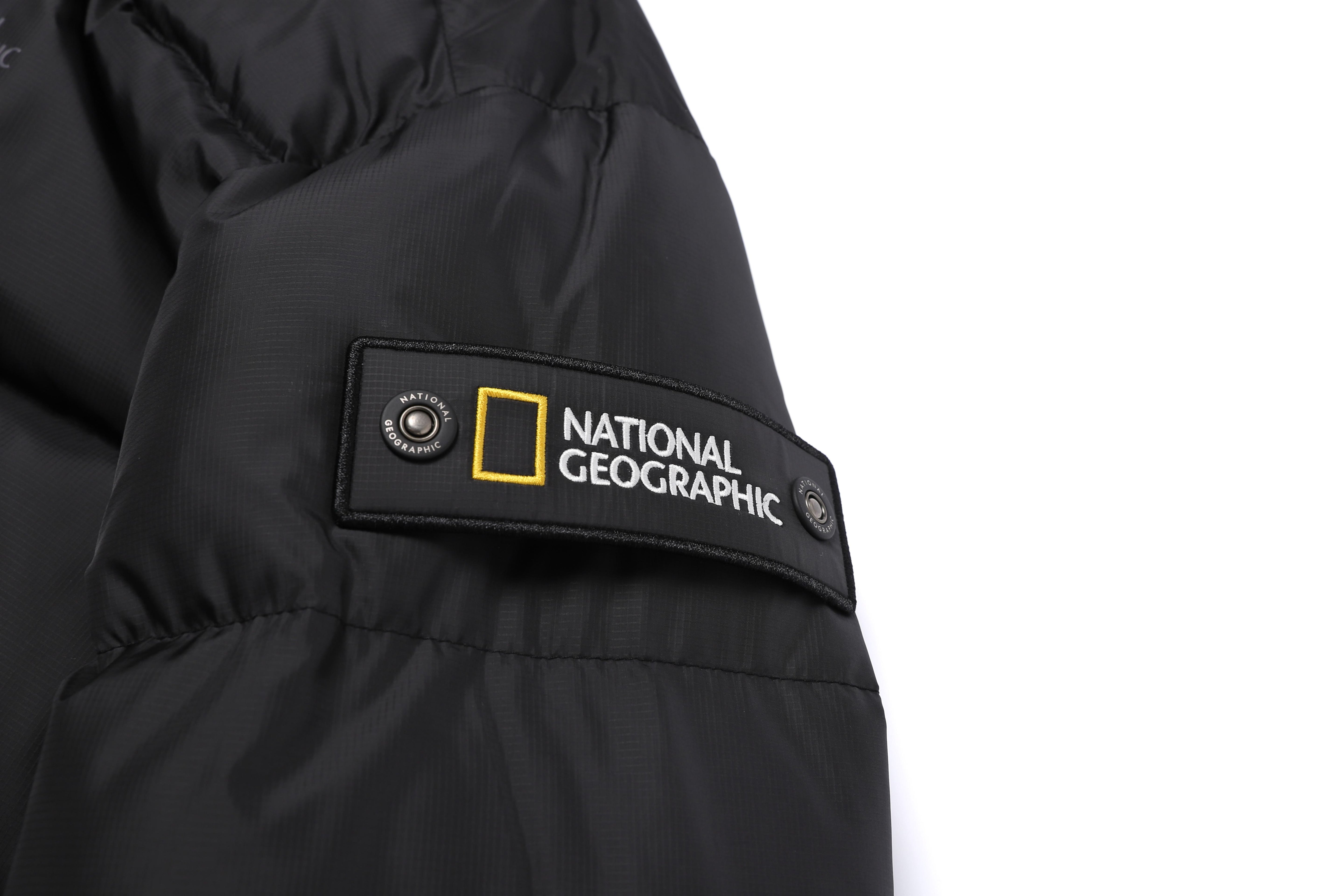 EIRA SHORT LENGTH HIGH NECK GOOSE DOWN JUMPER HITAM